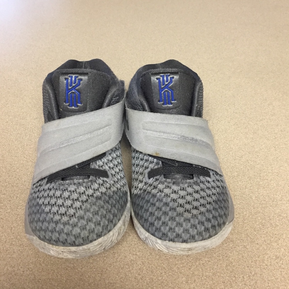 Toddler boys Kyrie 2