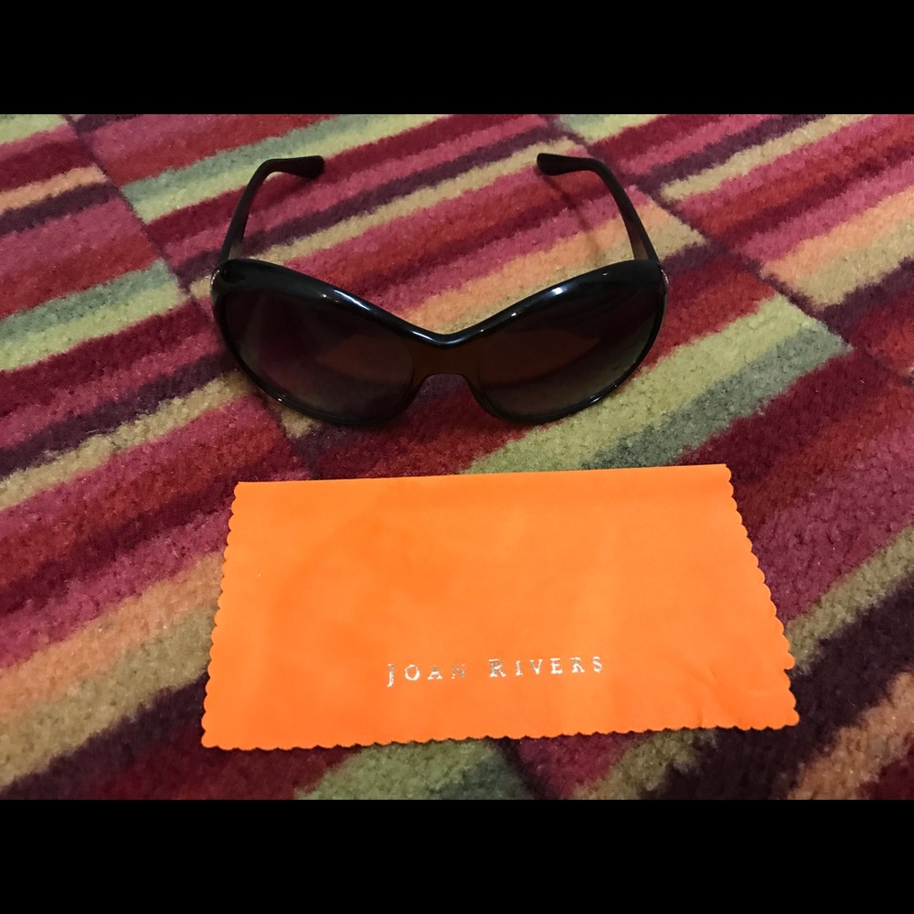 🆕Joan Rivers Look of Glamour Sunglasses