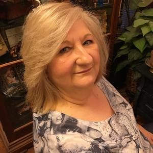 Meet your Posher, Connie