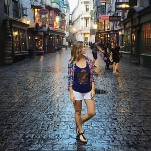 Meet your Posher, Asja