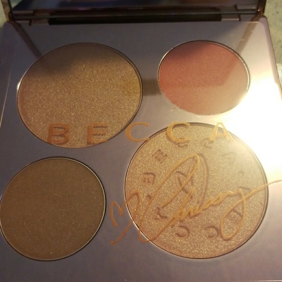 Becca x Chrissy Teigan glow face palette NEW - Picture 2 of 2