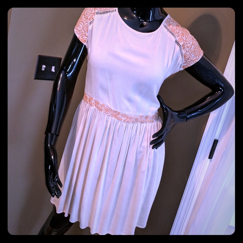 Plus size knee length dress