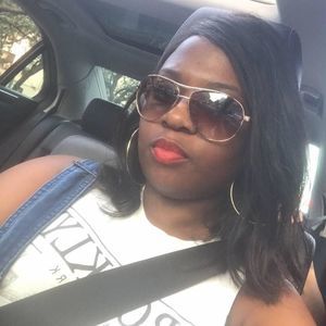 Meet your Posher, Dania