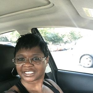 Meet your Posher, Yolanda