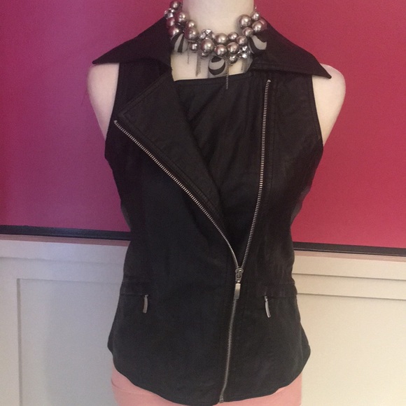 ARDEN B. Polyurethane Vest - Picture 3 of 5