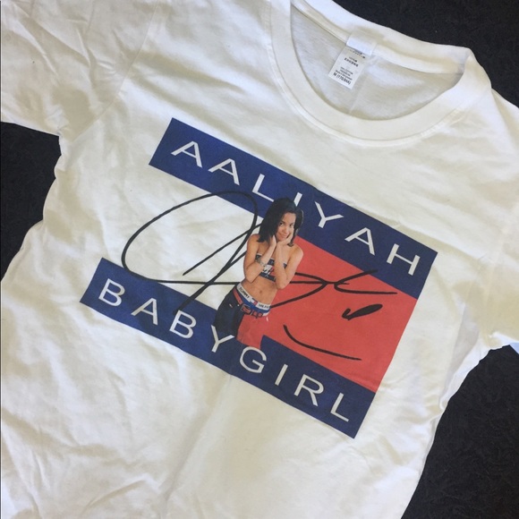 SOLD!! 90's Aaliyah Tommy Hilfiger T-Shirt - Picture 1 of 3