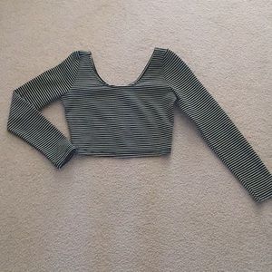 Long sleeve crop top