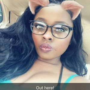 Meet your Posher, Monique