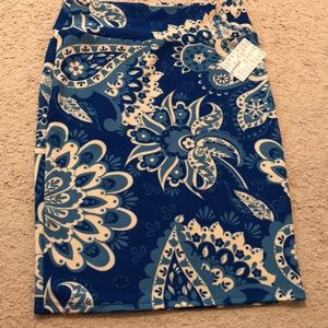 Lula Roe Cassie Size Large