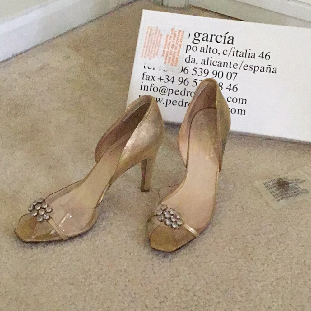 Like new festive gold and crystal holiday shoes