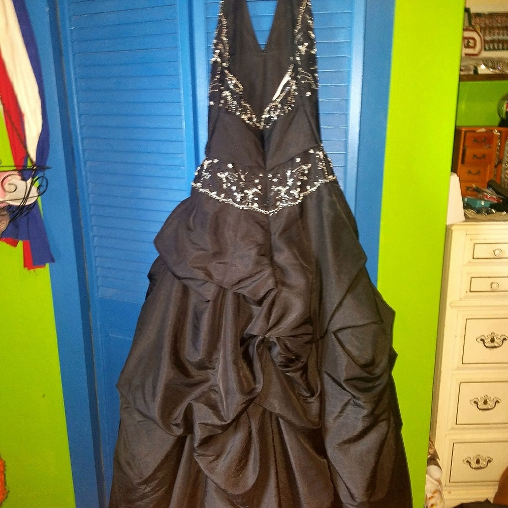 Prom dress - Picture 2 of 2