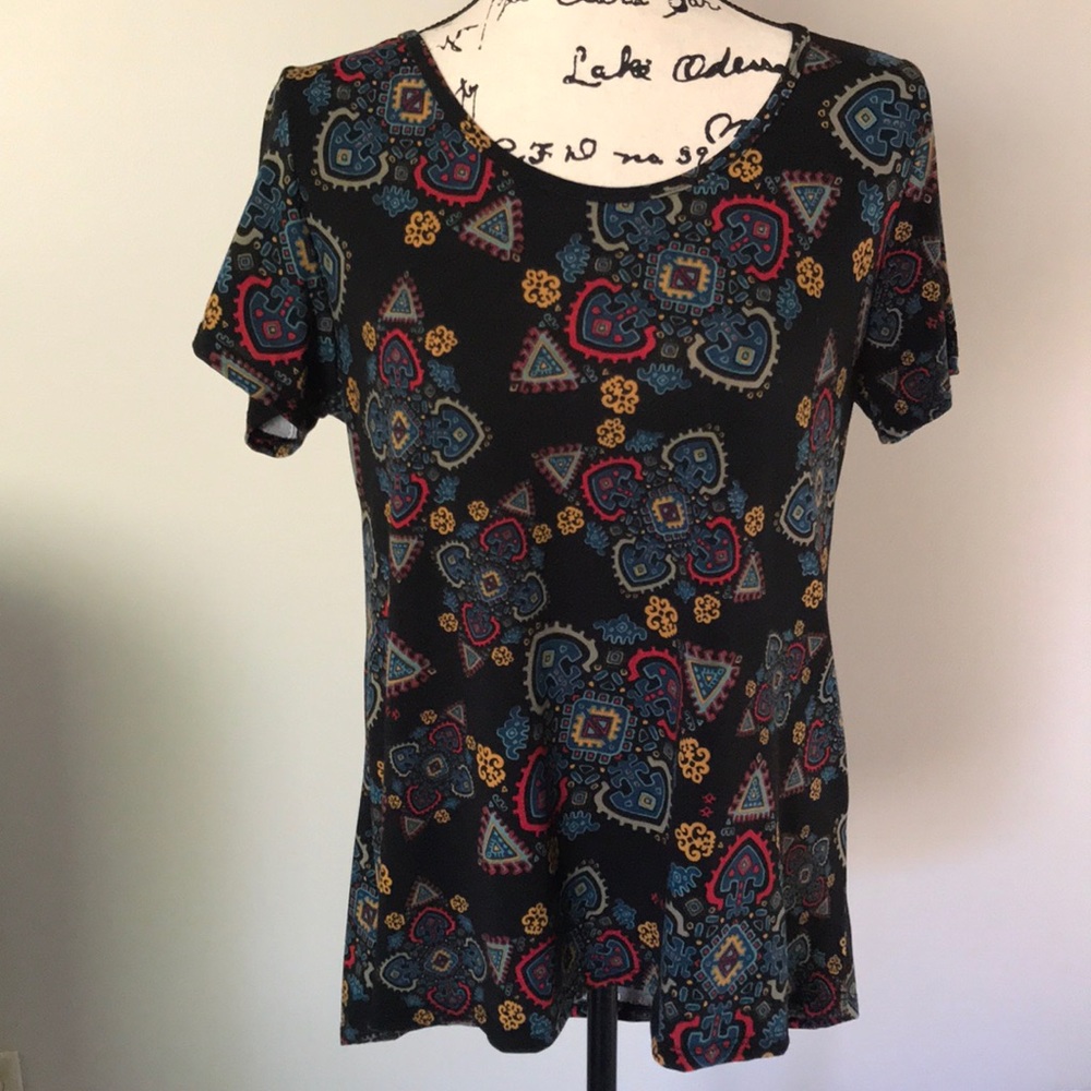LuLaRoe Classic T Paisley Medium M Like New. CUTE!