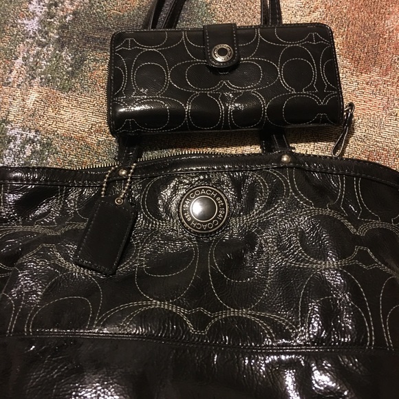 coach Handbags - Black leather Coach pocket book and wallet