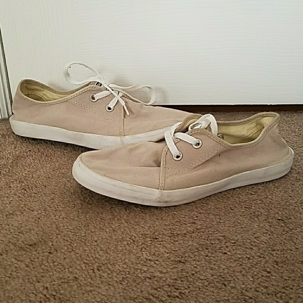 Converse All Star in Tan/cream