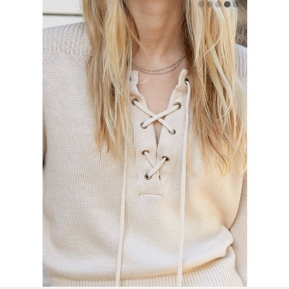 NWT Honey Punch Lace Up Sweater - Picture 3 of 3