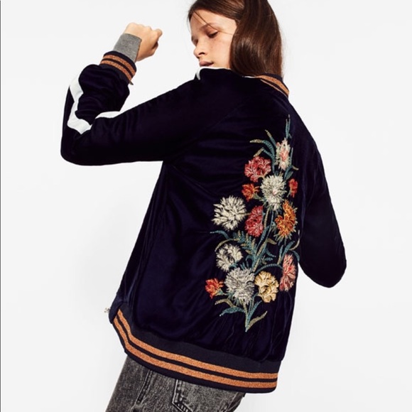 Zara Jackets & Blazers - 🌿Zara Velvet Jacket🌿