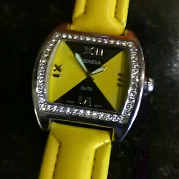 Large Face Geneva Watch - Picture 4 of 4