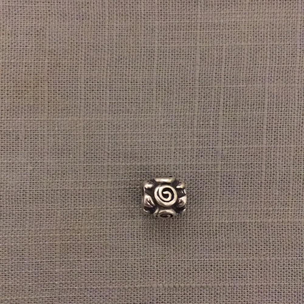 Pandora charm swirl silver