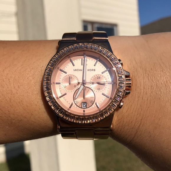 Michael Kors Rose Gold Watch - Picture 8 of 8
