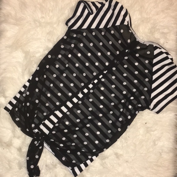 Striped top. - Picture 2 of 5