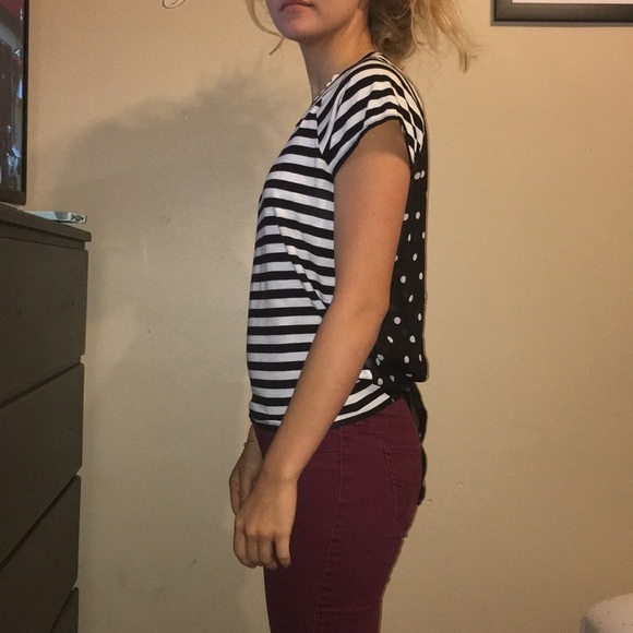 Striped top. - Picture 4 of 5
