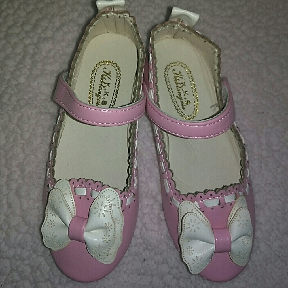 Shoes - Picture 3 of 4