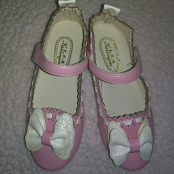 Shoes - Picture 3 of 4