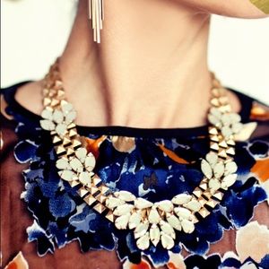 3/$25🎉NWT T&J Designs gold opaque stone necklace