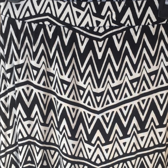 L maxi skirt. - Picture 2 of 4