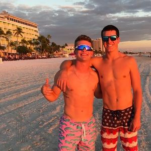 Meet your Posher, Lee