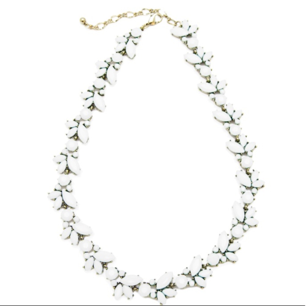 SOLD❌NWT T&J Designs white Ivy necklace - Picture 2 of 3