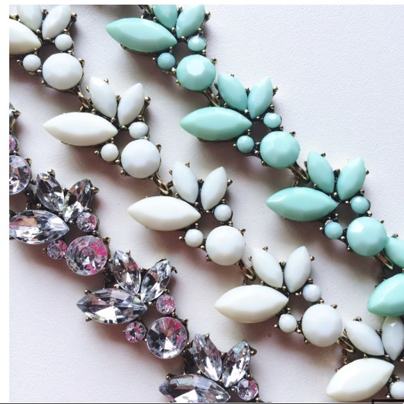 SOLD❌NWT T&J Designs white Ivy necklace - Picture 3 of 3