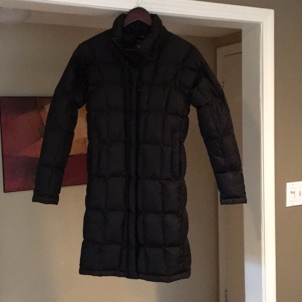 Black north face metropolis parka