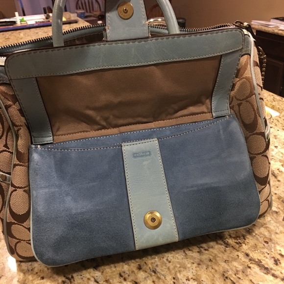 Large COACH Handbag (EUC) - Picture 4 of 8