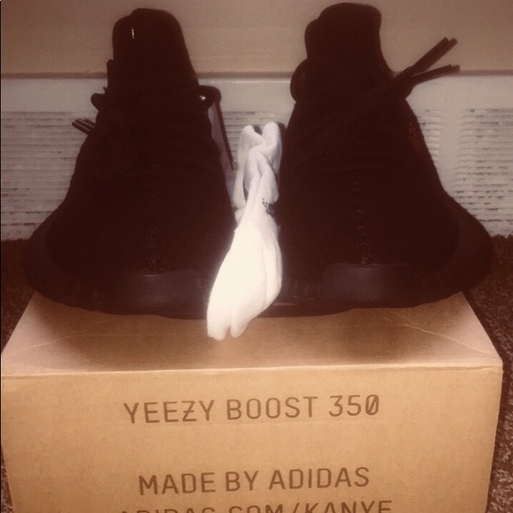 Yeezy Boost 350 v2 Size 11 CP9652 main image 8