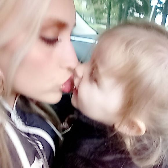 Meet your Posher, Amanda - Picture 1 of 1