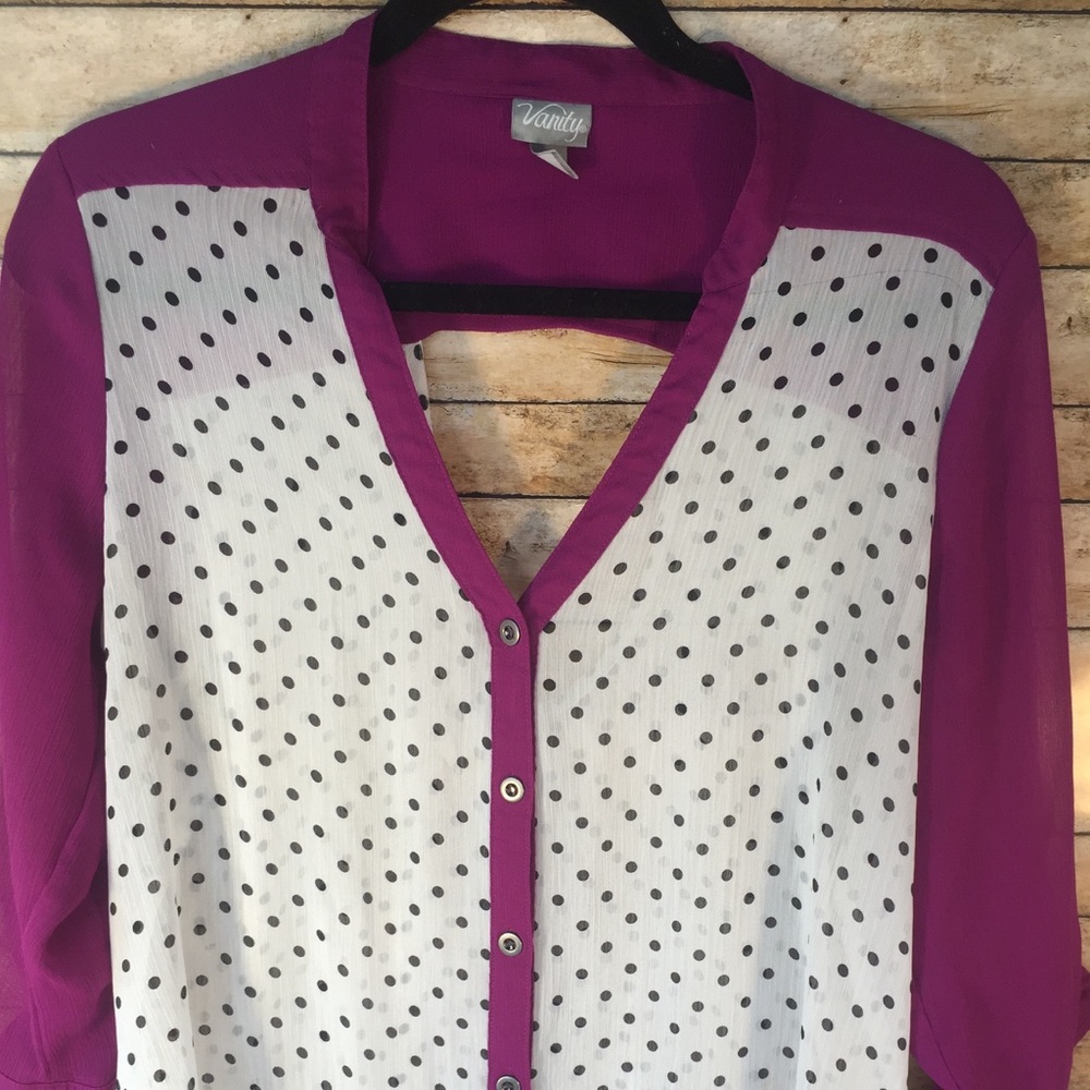 L 3/4 sleeve blouse.