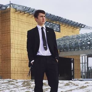 Meet your Posher, Roy