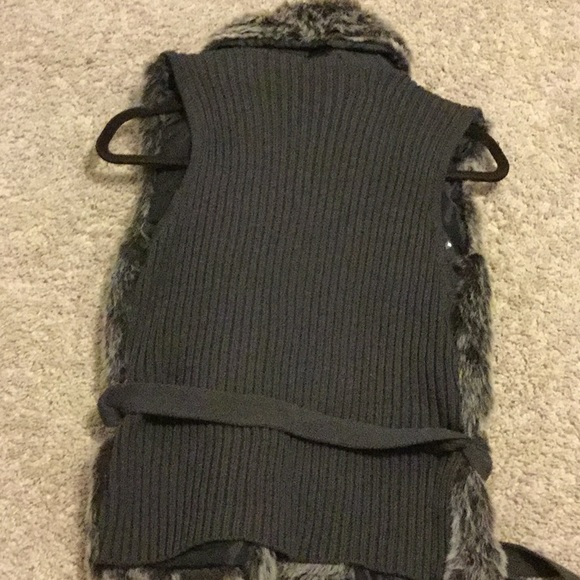 XOXO Faux Fur and Knit Vest, L, NWT - Picture 6 of 8