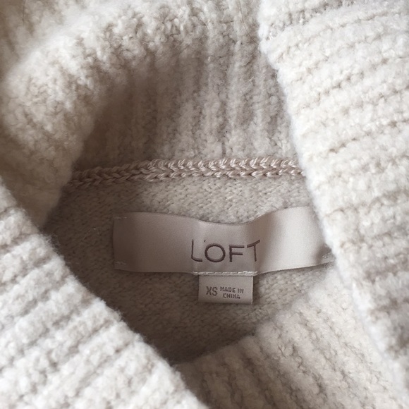 LOFT Sleeveless Cable Tunic Turtleneck Sweater - Picture 7 of 7