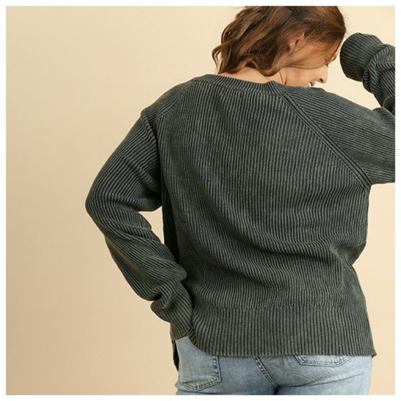 ▫️SOLD OUT▫️LAST▫️Plus Criss Cross Sweater - Picture 3 of 6