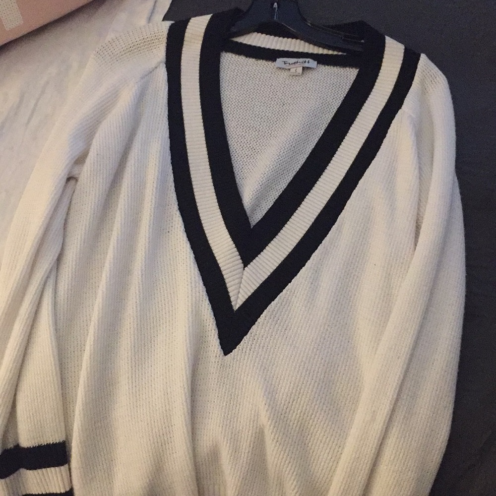 White vneck sweater
