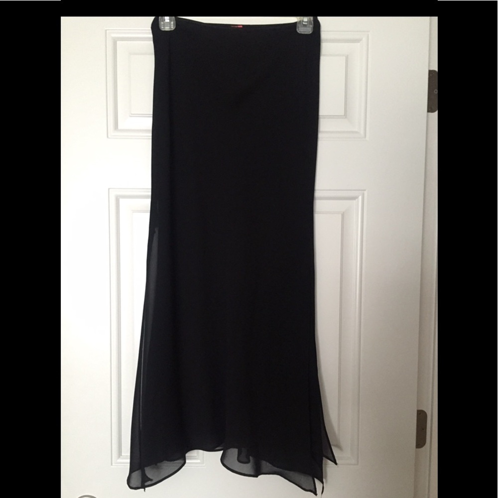 Black skirt