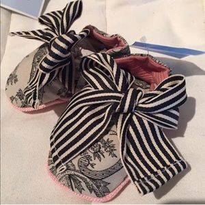 Adorable toile baby girl shoes