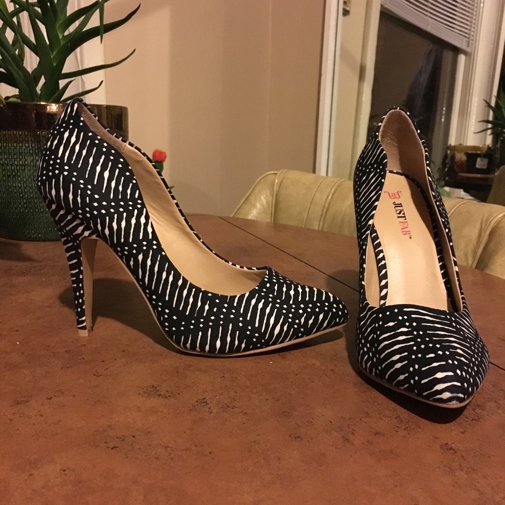 JustFab black and white patterned pumps!