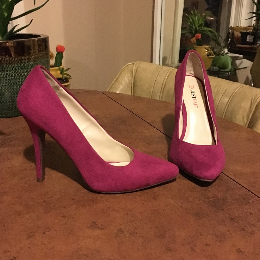 JustFab fuchsia suede pumps