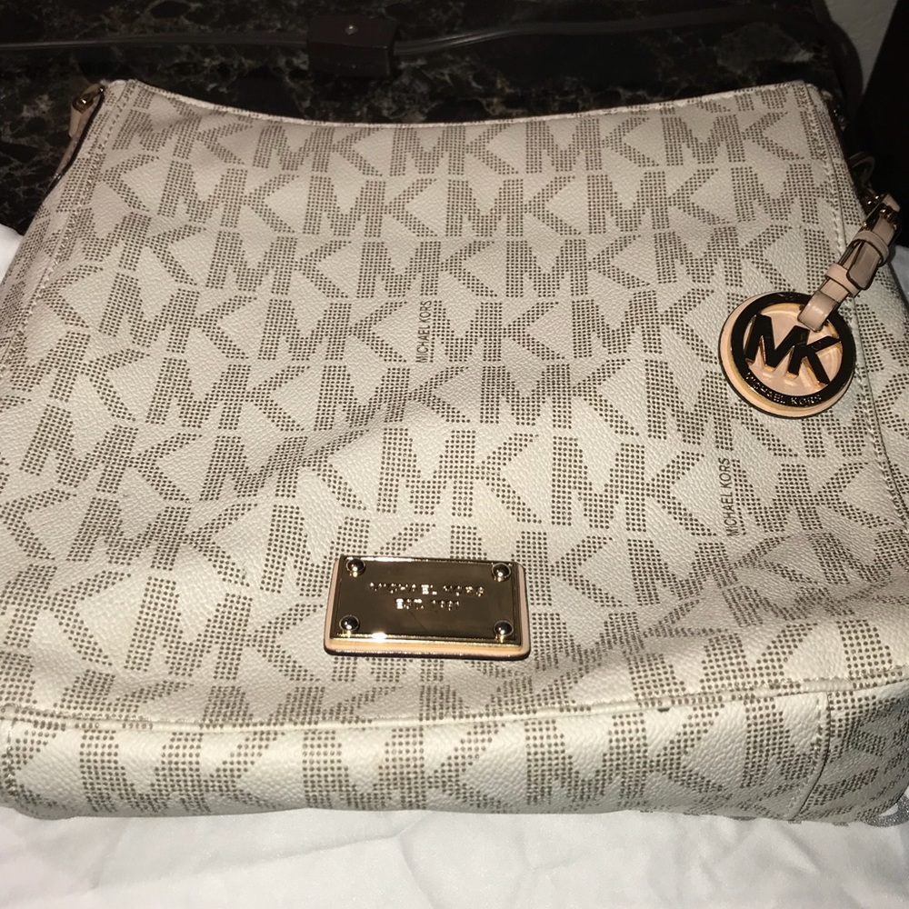 Michael kors crossbody