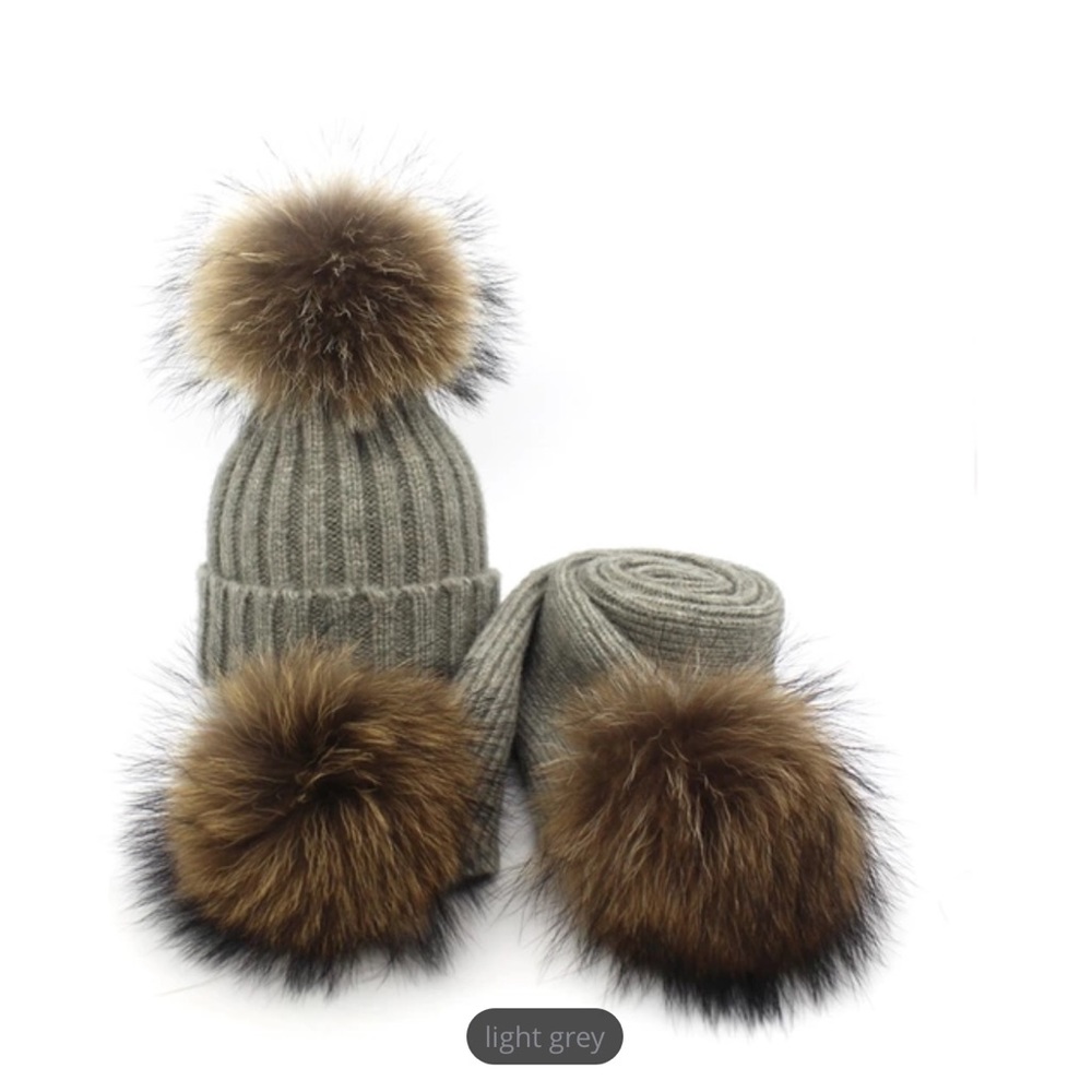 Women’s Fox Fur Scarf & Hat Set - Picture 1 of 2