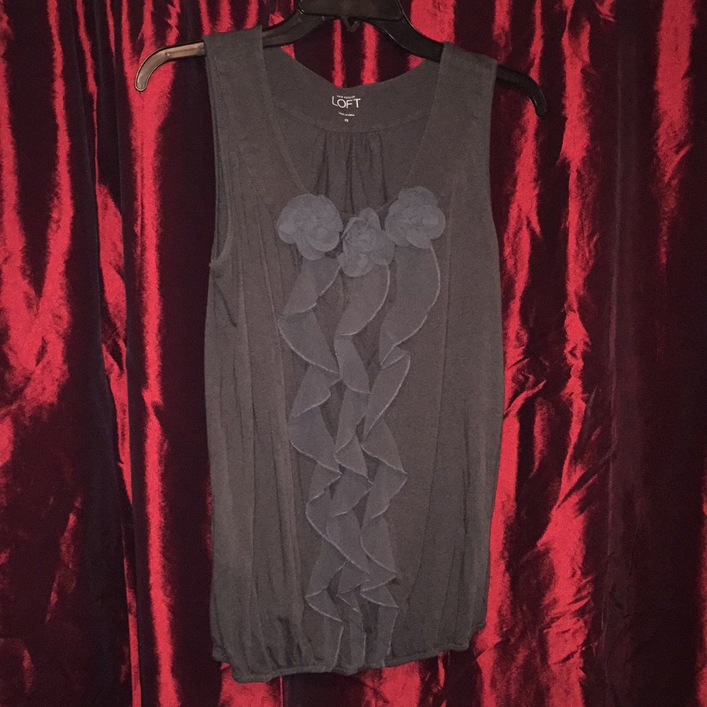 Ann Taylor Loft XS tank with cute flower ruffles