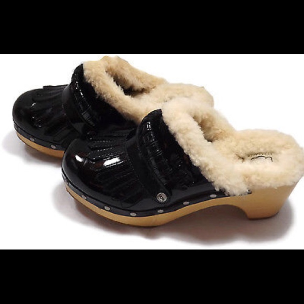 UGG Clog Slippers Women’s - Size 9